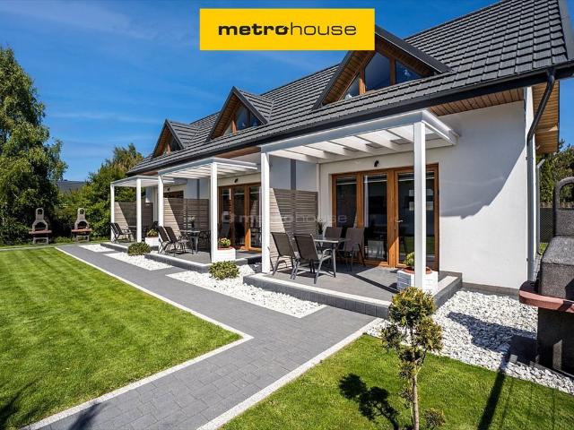 Dom z 3 apartamentami nad morzem, 132 m2, inwestycja