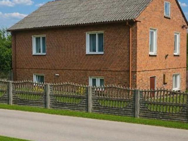 Dom z zabudowaniami gospodarczymi – działka ok. 34 arów