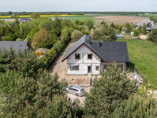 Dom z antresolą i dużym potencjałem, 250 m², garaż
