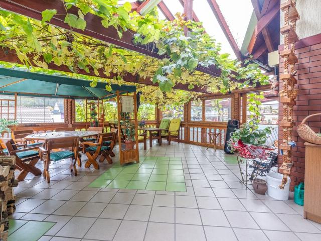 Dom z basenem i ogrodem w sercu Kaszub, 180 m2