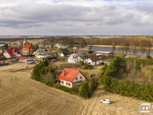 Dom z dużą działką przy jeziorze Drzonowskim