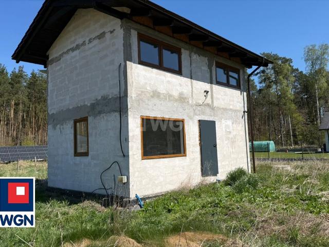 Dom z halą, fotowoltaiką i własną studnią