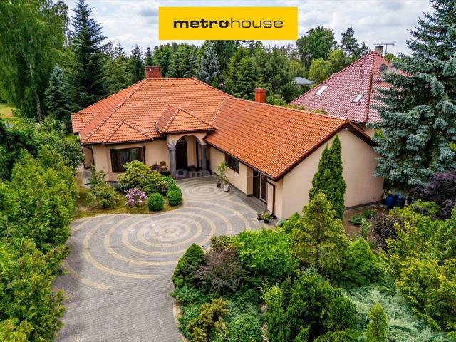 Polecam dom 168 m² z ogrodem 5329 m² i garażem w Łodzi