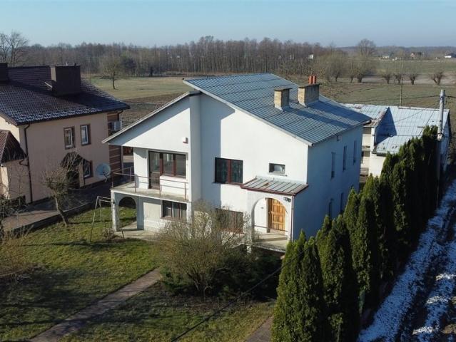 Dom z potencjałem, 150 m², osobne wejście, garaż