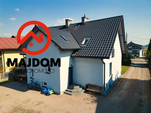 Dom inwestycyjny z 8 pokojami i własną łazienką