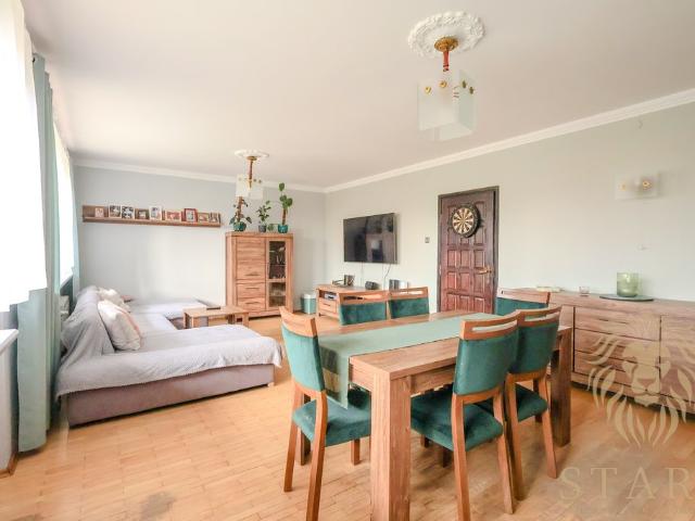 Dom z potencjałem inwestycyjnym 216 m², działka 1068 m²
