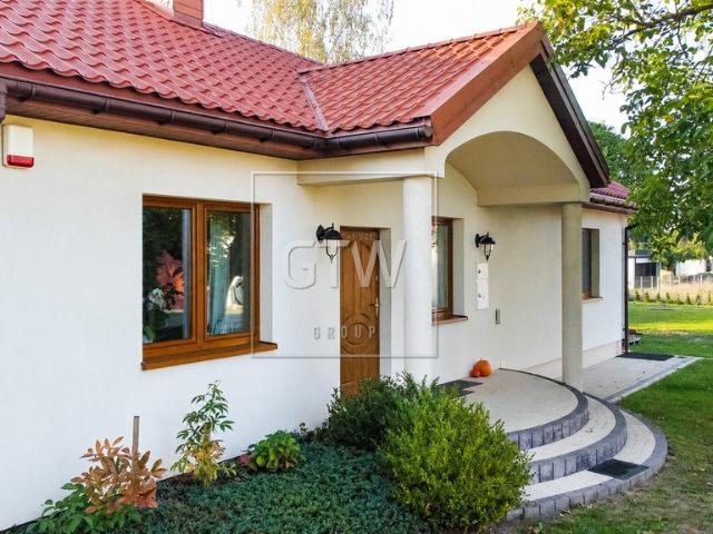 Dom z plantacją malin i potencjałem biznesowym