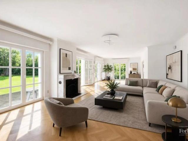 Domain of Fuji 5 bedroom villa with large garden