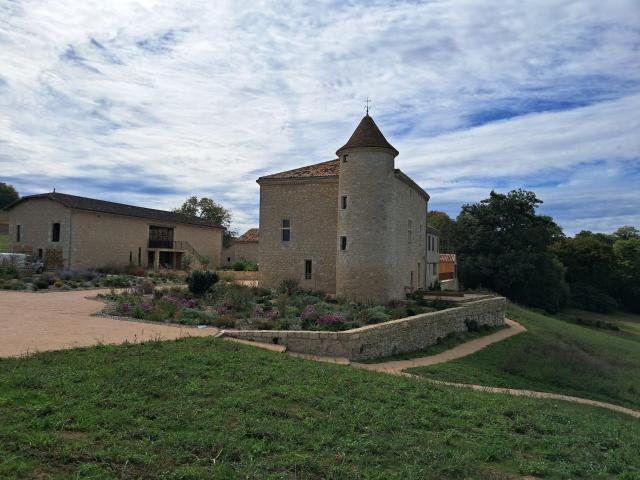 Domaine Magnifiquement Retaure sur 13 hectares 600m² Miradoux