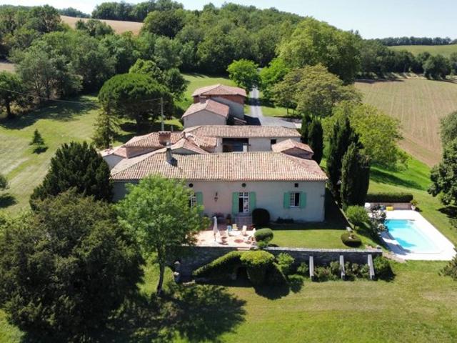 Domaine avec gîte 10ha