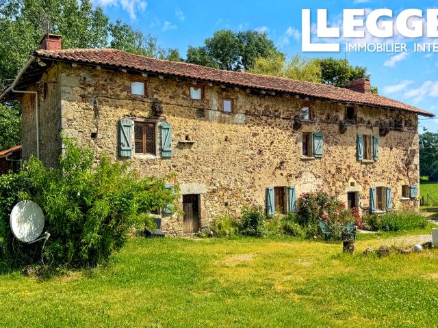 Domaine agricole historique de 28 ha avec écuries, dépendances et lac