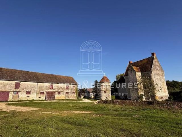 DOMAINE AVEC MANOIR ET PAVILLON SUR 176HA DE PRAIRIE ET BOIS