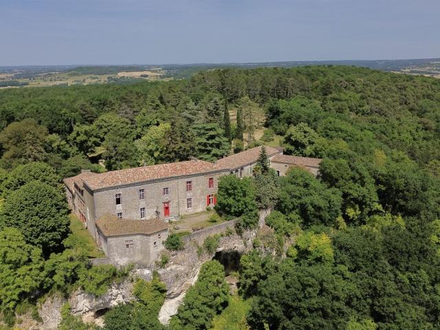 Domaine Château avec Chapelle, Orangerie et 34 Hectares 434m² Penne d'Agenais
