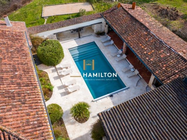 DOMAINE CLE EN MAIN AVEC ACTIVITE RENTABLE ET EXCELLENTE REPUTATION