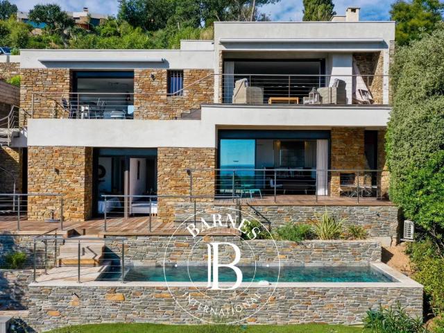 Domaine du Gaou Bénat Vue Mer 4 chambres Piscine Gar. 164m² Bormes les Mimosas