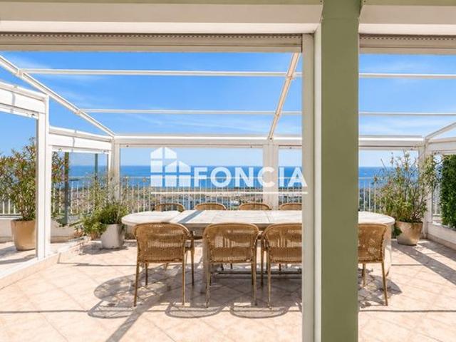 DOMAINE DU LOUP – ENSEMBLE IMMOBILIER D'EXCEPTION DE 132m2 AVEC ROOFTOP PRIVATIF ET VUE MER PANORAMIQUE