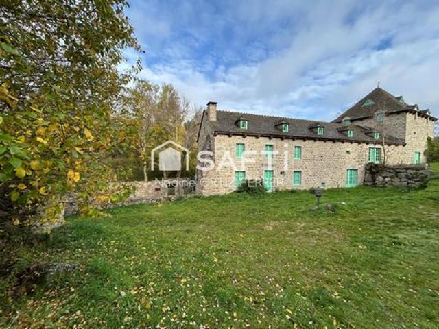 Domaine du 18ème restauré avec rivière privée