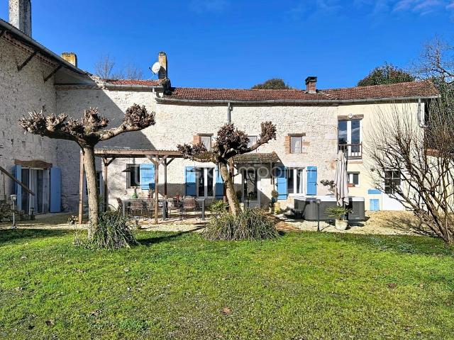 Domaine d’exception avec gîte, 2 habitations & espace bien être – Astaffort entre Agen et Lectoure