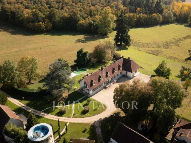 Domaine d’Exception de 57 Hectares à Proximité de Paris 510m² Coulommiers