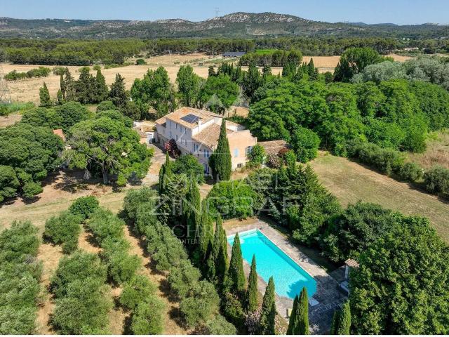 Domaine d’Exception Équestre, Agricole & Viticole 1100m² La Barben
