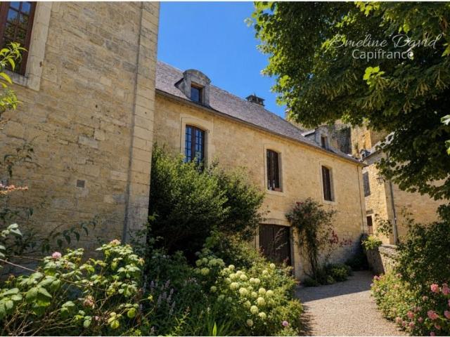Domaine de caractère à Salignac Eyvigues – Grands volumes, c. 235m² Salignac Eyvigues