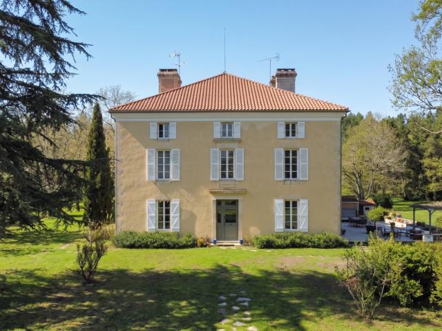 Domaine de caractère au cœur des Landes / Propriété de charme sur environ 2,5 hectares