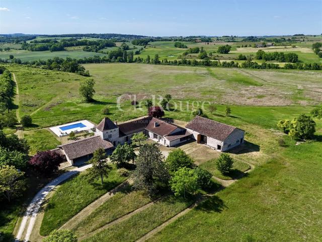 Domaine de Caractère Exceptionnel de 36 Hectares – Proche de. 253m² Eymet