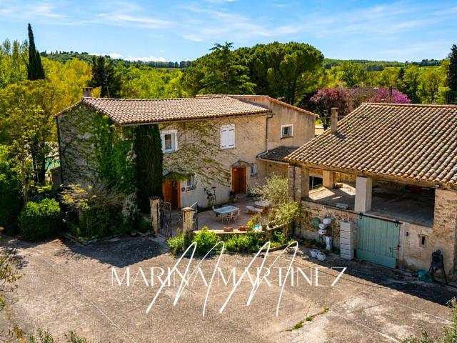 Domaine de caractère rénové avec gîte indépendant, piscine couverte et terrain constructible