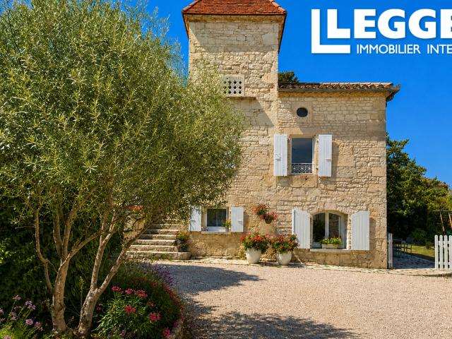 Domaine de charme du Quercy Blanc avec gîte, deux piscines et grange de 240m², à 15 min de Cahors