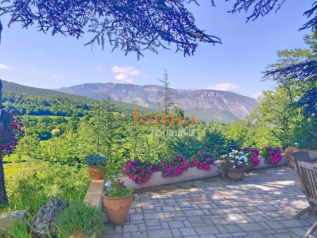 Domaine de gîtes et chambres d'hôtes de caractère Pied du 565m² Sahorre