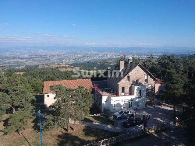 Domaine de location de salles, gite de groupe, maison pers. 829m² Saint Romain de Lerps