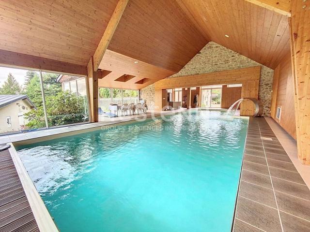 Domaine de prestige à vendre à Ussel Piscine intérieur Spa