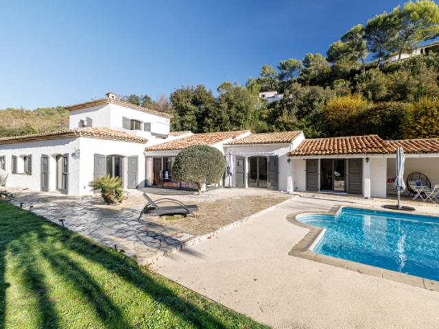 DOMAINE DES HAUTS DE ST PAUL PROPRIETE 274M2