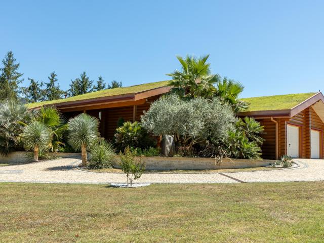 DOMAINE D'EXCEPTION A 45 MIN DE BORDEAUX CHALET HONKA DE PRESTIGE, 3 GITES EN PIERRE ET ESPACE BIEN ETRE SUR