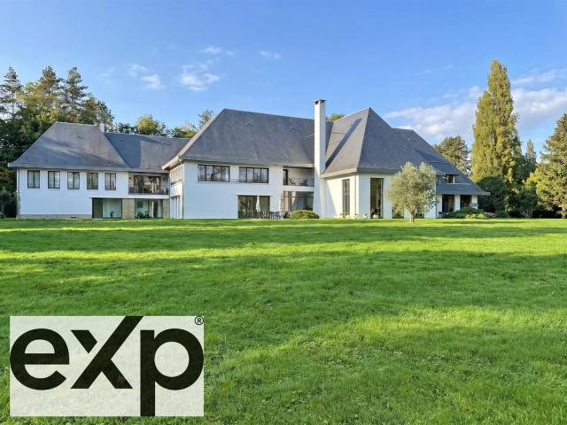 Domaine d'exception aux volumes hors normes plus de 1 000 1032m² Pacy sur Eure