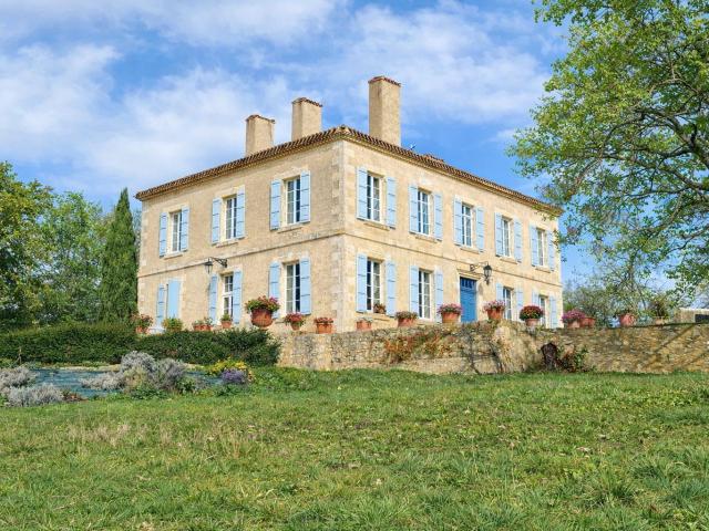 Domaine d'Exception au Coeur de la Toscane Française 665m² Castéra Verduzan
