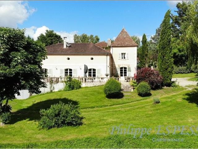 Domaine D'exception Avec Piscine Sur Un Parc De 8 Hectares A. 260m² Saint Martin Petit