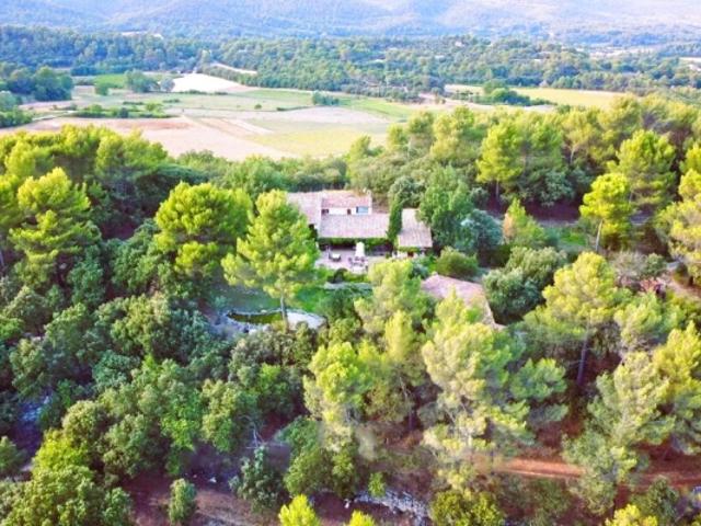 Domaine d'exception dans le Sud Luberon Vue Sainte Victoire