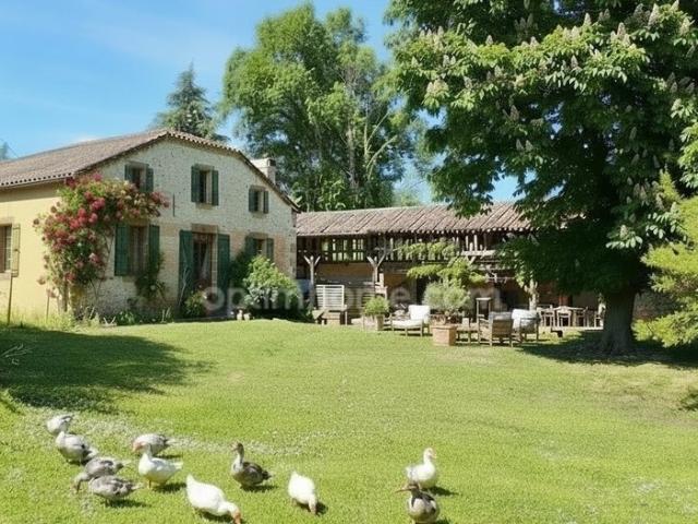 ? Domaine en Gascogne: Un Hameau Privé entre Sérénité et Au. 472m² Panjas