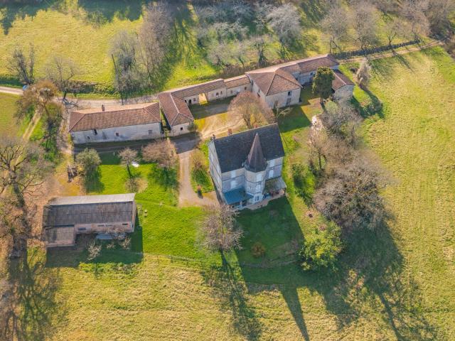 DOMAINE EN PIERRE