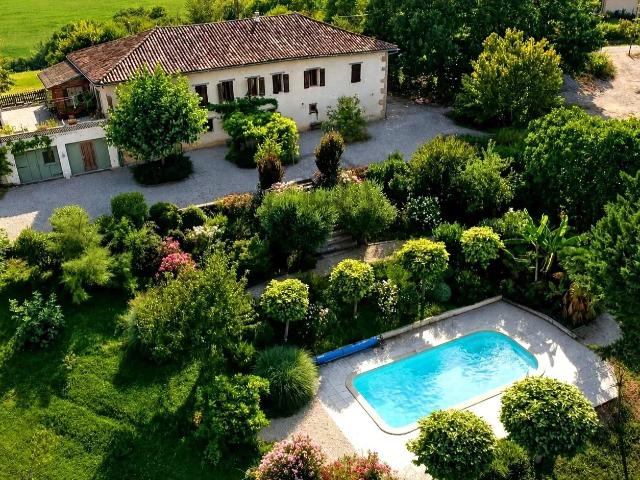 Domaine en pierre avec Gîtes, Studios et vues panoramiques – Cazac, Haute Garonne