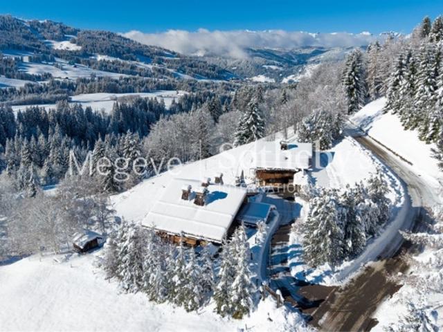 Domaine Épervier Deux chalets connectés sur une propriété de 20.000 m²