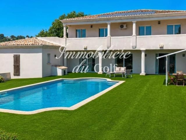 DOMAINE FAMILIAL Villa T9 de 334m2 Terrain 2300m2 Piscine Garage Dépendances 13012