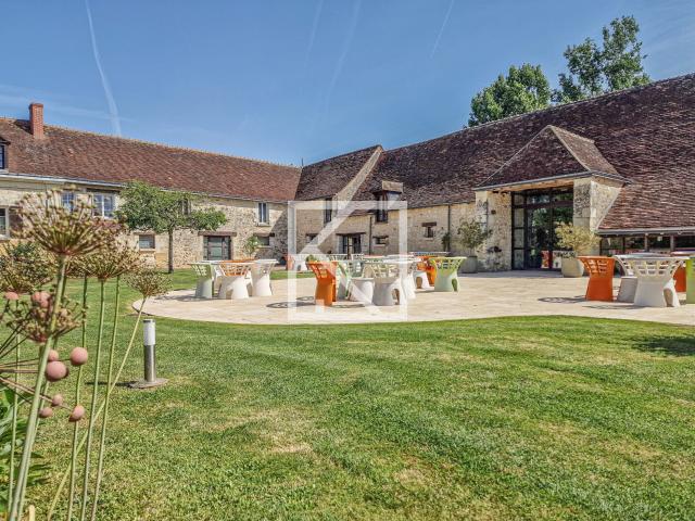 Domaine gîte et évènementiel 561m² Bossée