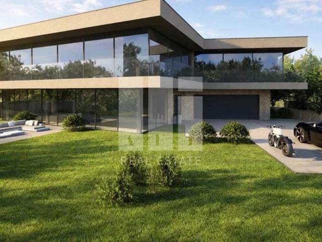 DOMAINE PRIVE AU CALME AVEC VUE PANORAMIQUE SUR LE VIEUX VILLAGE PROJET AVEC PERMIS PURGE POUR UNE SOMPTUEUSE VILLA CONTEMPORAINE