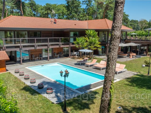 Domaine privé de Coudrée ? Propriété d'architecte à quelques p