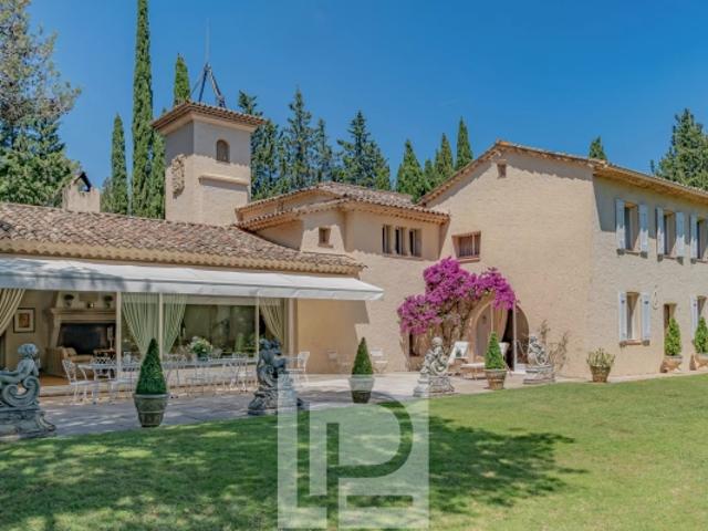 Domaine provençal historique aux portes de Cannes