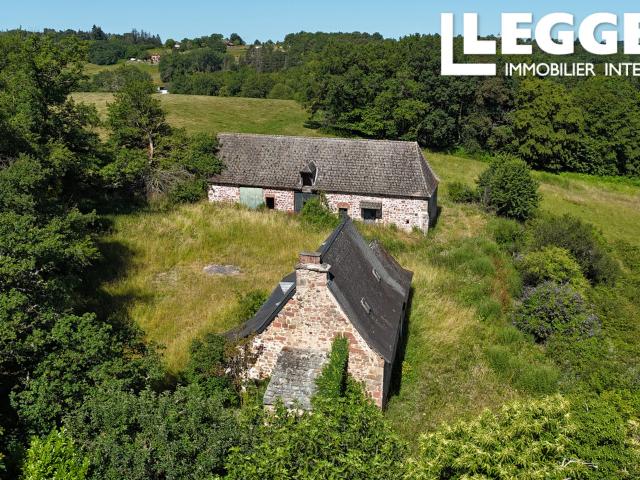 Domaine rural de 40 hectares avec bois, prairies et 2 bâtiments à réhabiliter