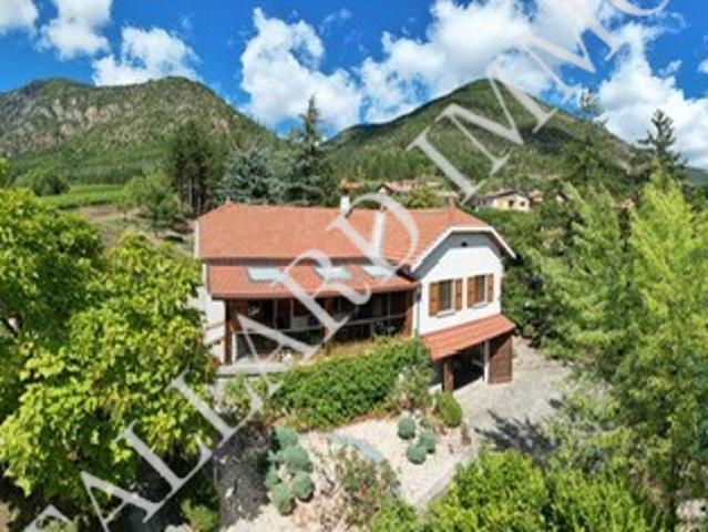 Domaine rare à la vente à 15 mn de Tallard sur 16874 m2 de terrain