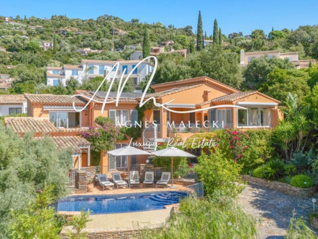 DOMAINE SUR LE CAP NEGRE PROCHE DES PLAGES